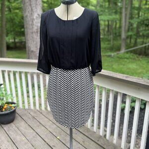 iZ Byer Women's L Black & White Chevron Print Dress